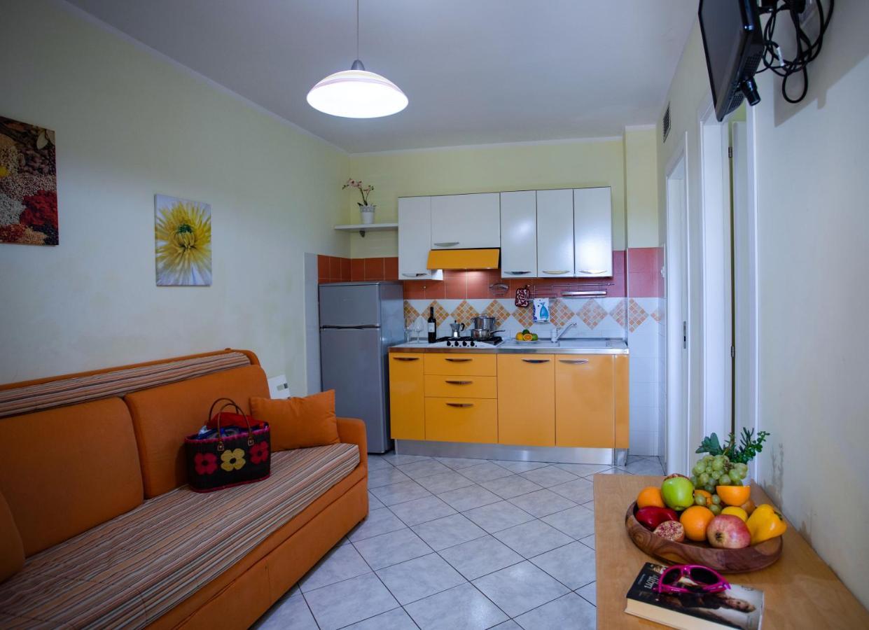 زامبروني Hotel Residence Riviera Calabra المظهر الخارجي الصورة