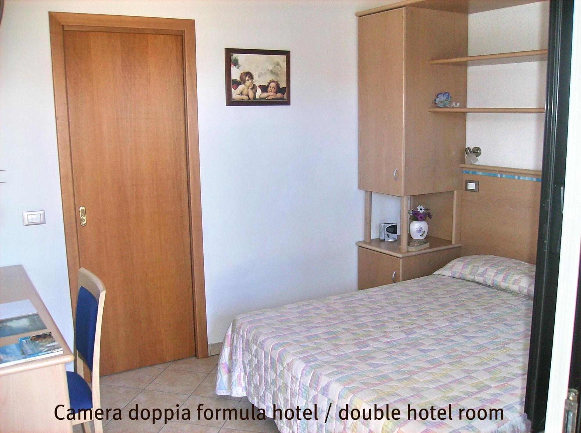 زامبروني Hotel Residence Riviera Calabra المظهر الخارجي الصورة