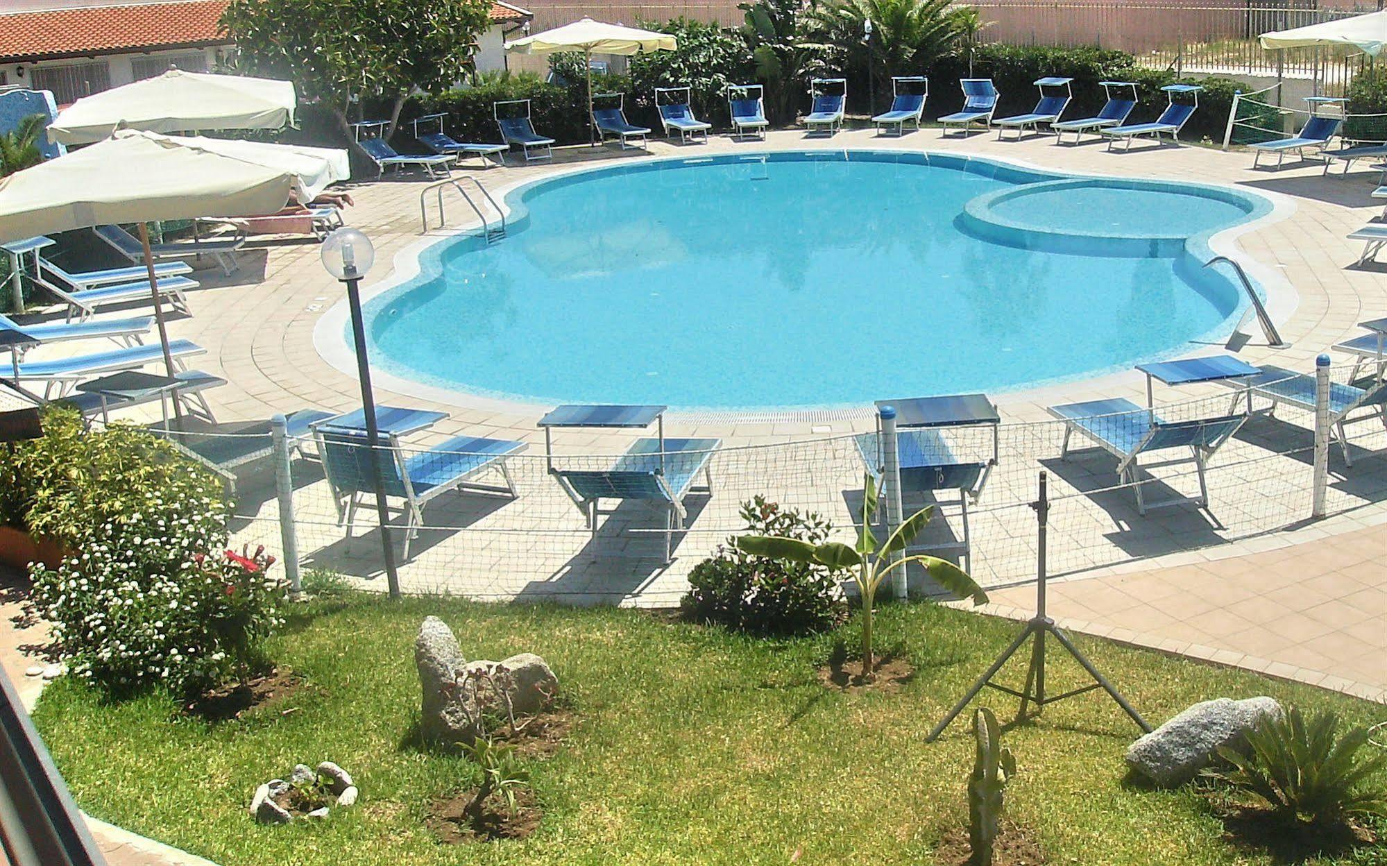 زامبروني Hotel Residence Riviera Calabra المظهر الخارجي الصورة