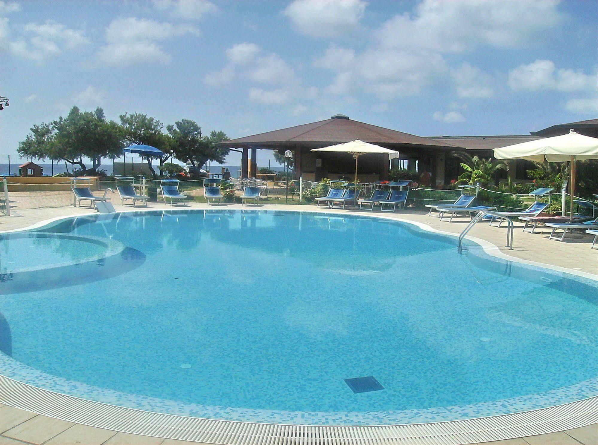 زامبروني Hotel Residence Riviera Calabra المظهر الخارجي الصورة