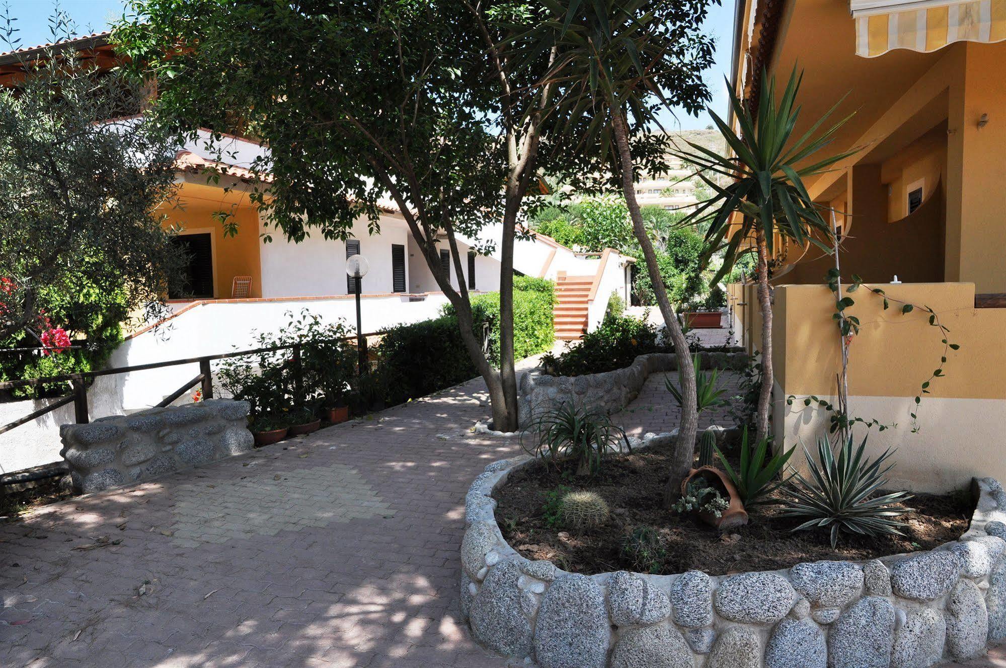 زامبروني Hotel Residence Riviera Calabra المظهر الخارجي الصورة